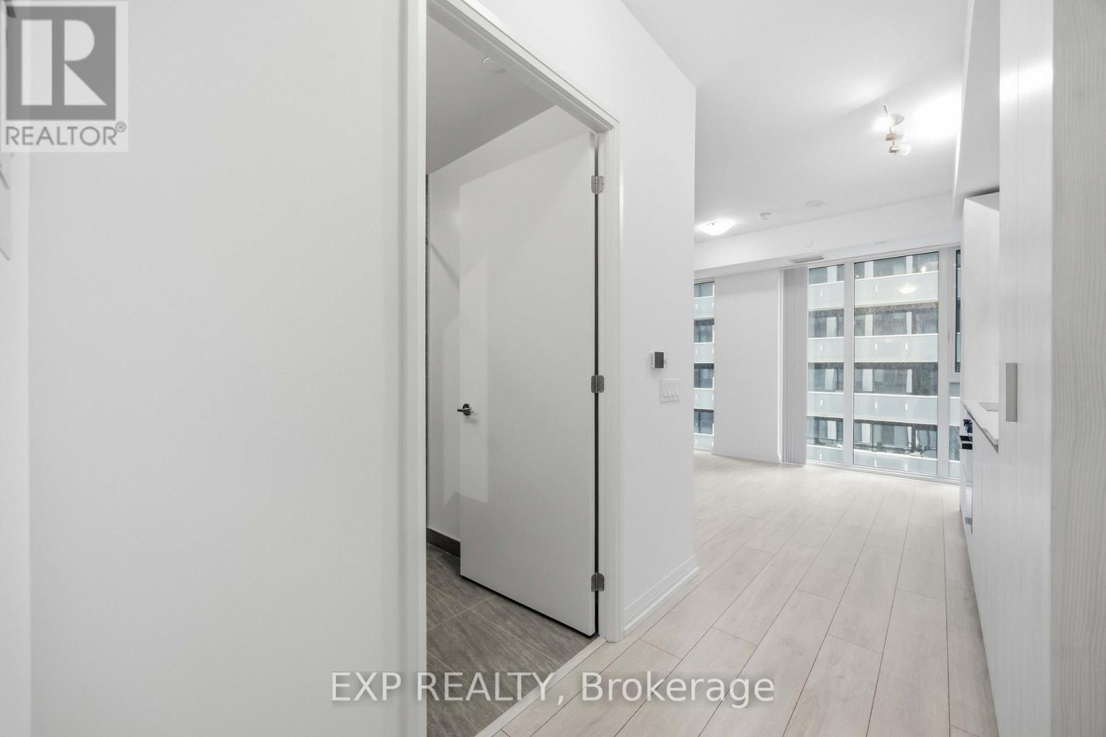 1601 - 400 King Street W, Toronto, Ontario  M5V 0X8 - Photo 2 - C13592882
