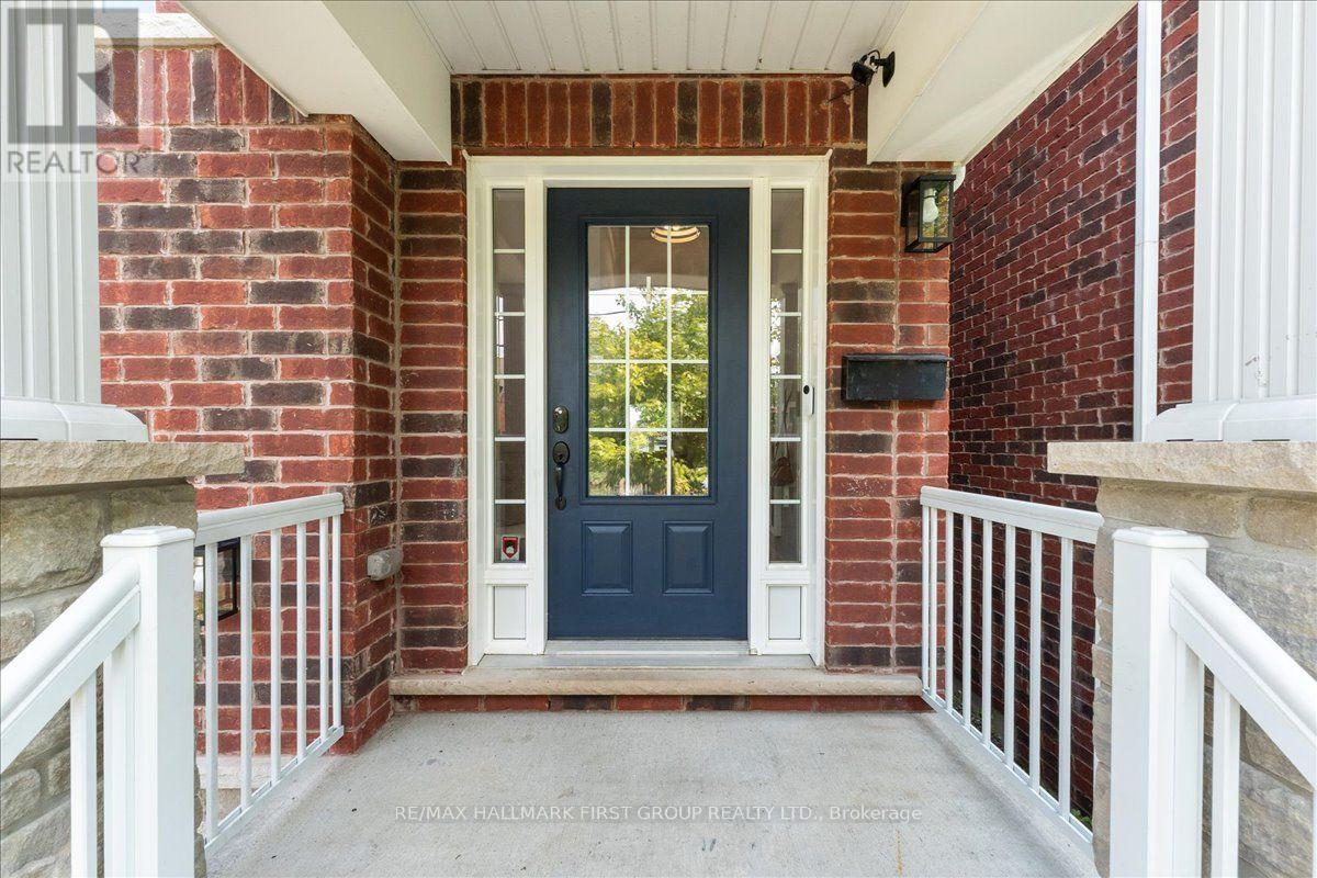 53f Dentonia Park Avenue, Toronto, Ontario  M4C 0A4 - Photo 3 - E13592584