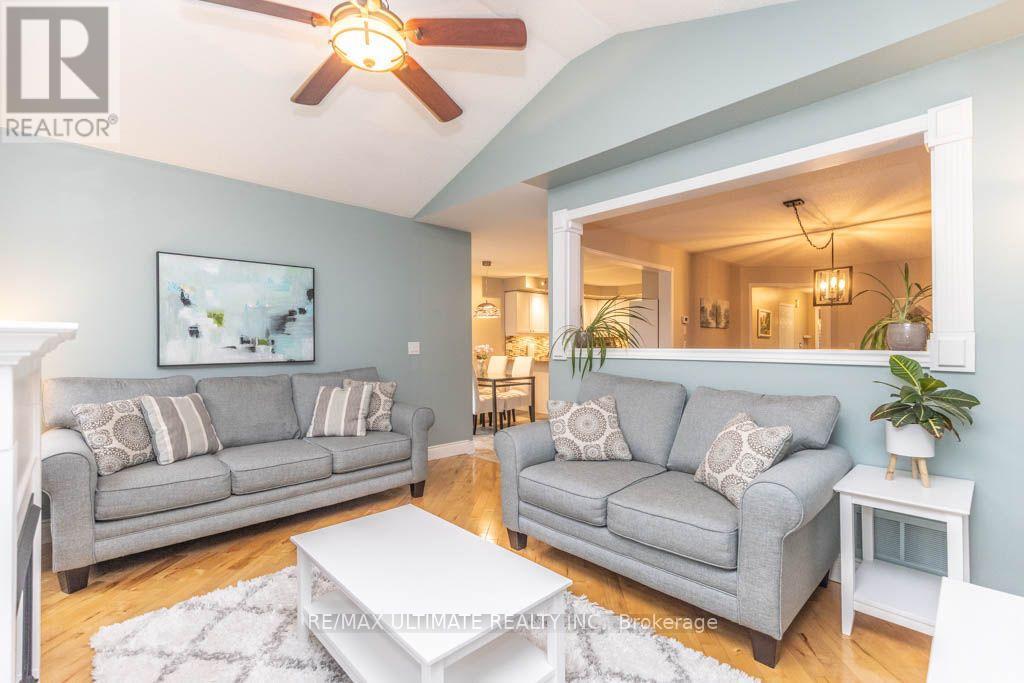 46 Beaumaris Crescent, Whitby, Ontario  L1M 2H3 - Photo 6 - E13592708