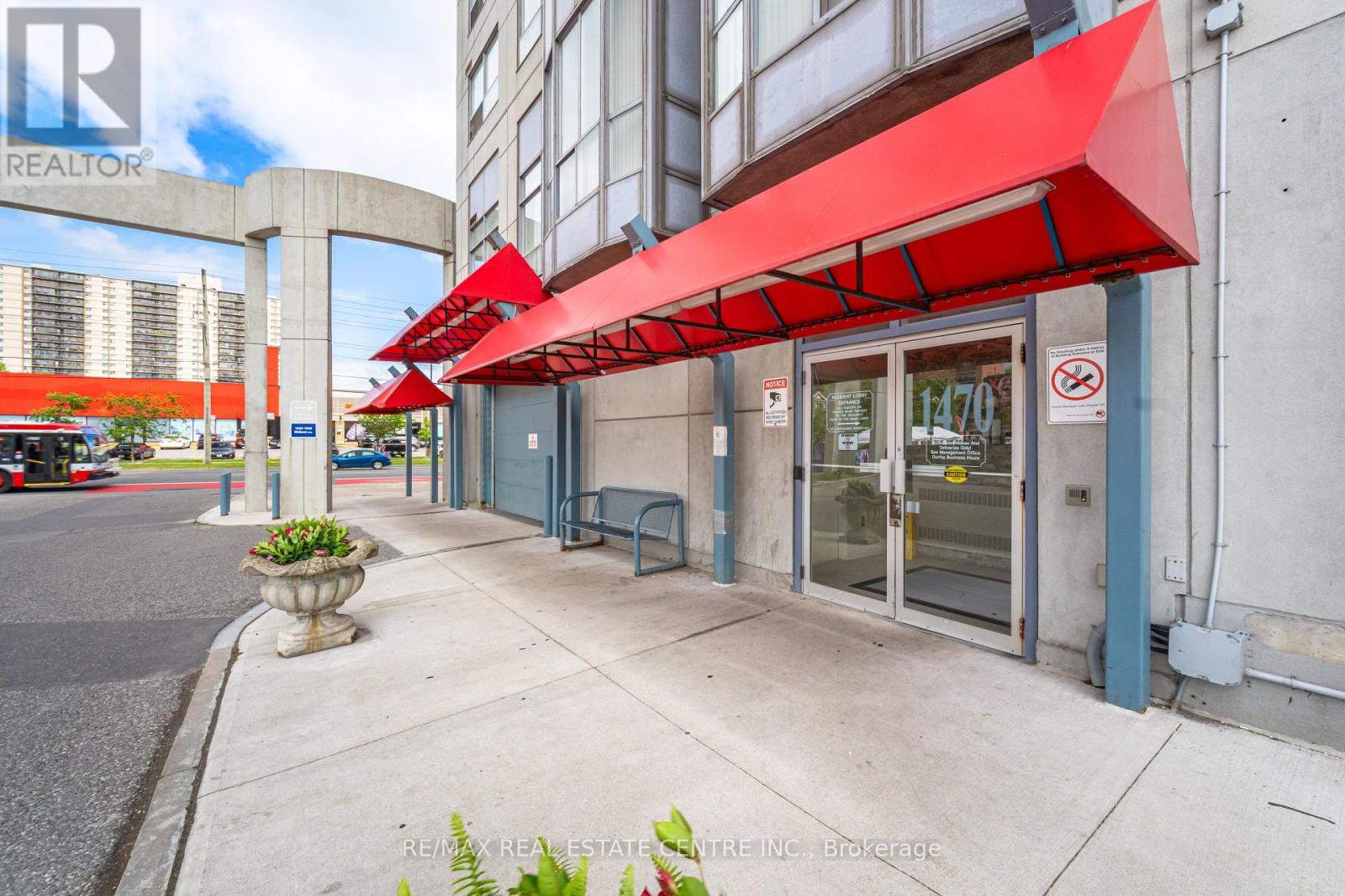 718 - 1470 Midland Avenue, Toronto, Ontario  M1P 4Z4 - Photo 2 - E13592722