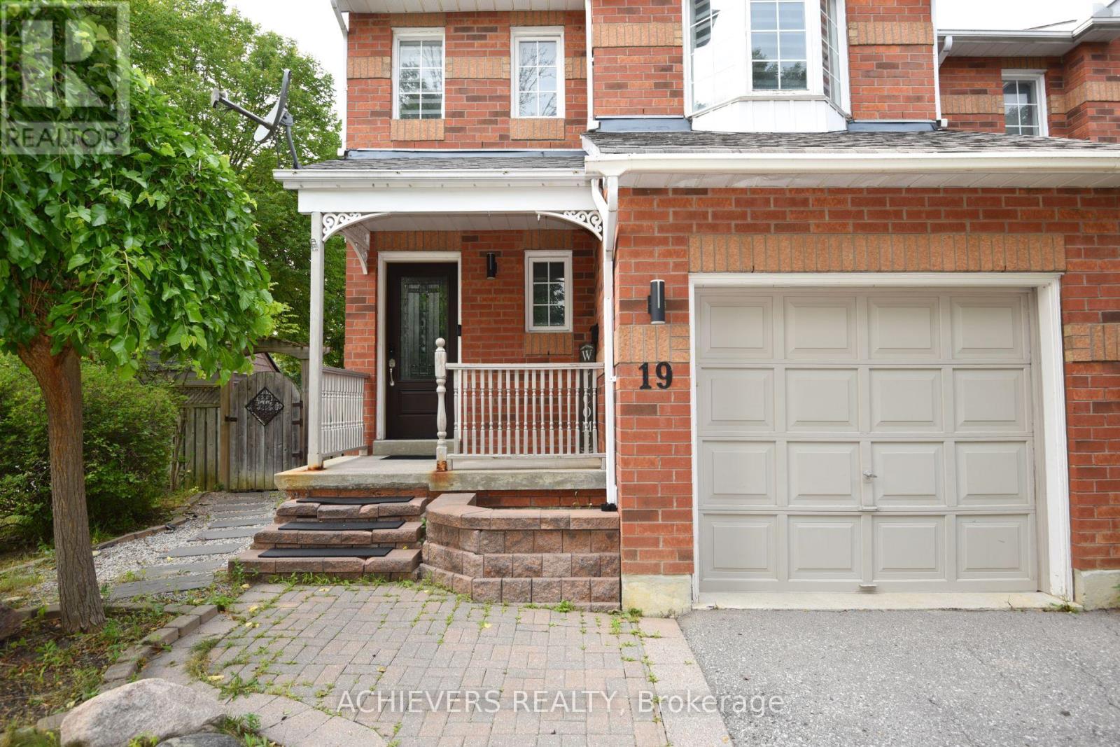 19 Mccullock Crescent, Ajax, Ontario  L1T 3X1 - Photo 2 - E13592876