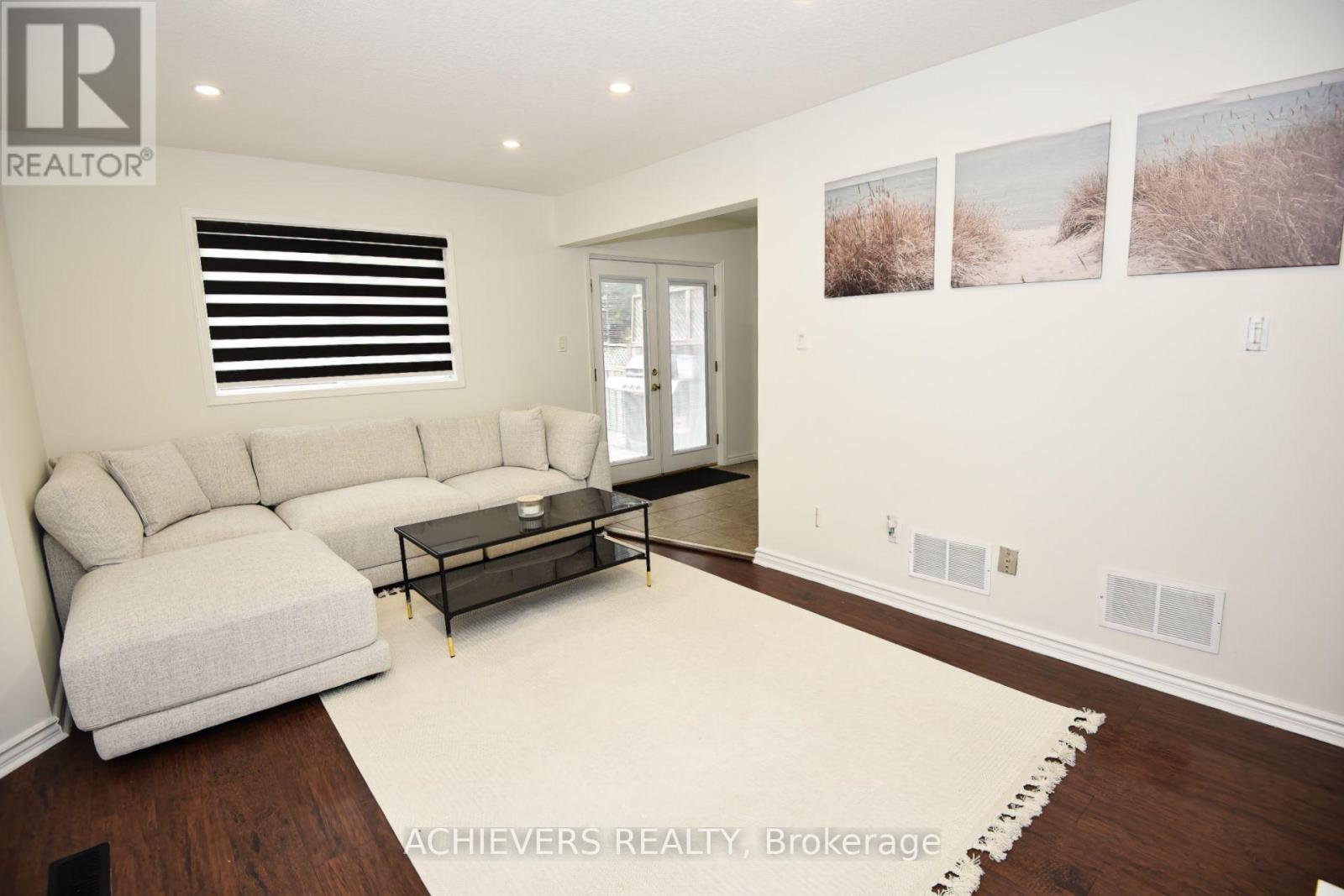 19 Mccullock Crescent, Ajax, Ontario  L1T 3X1 - Photo 6 - E13592876