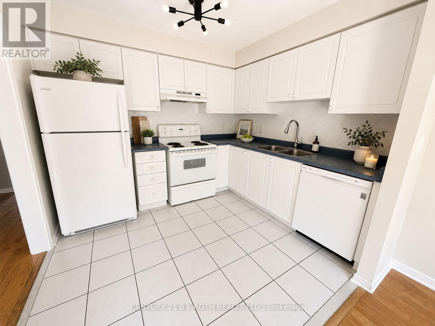 66 - 66 Sprucedale Way, Whitby, Ontario  L1N 9T9 - Photo 2 - E13592894