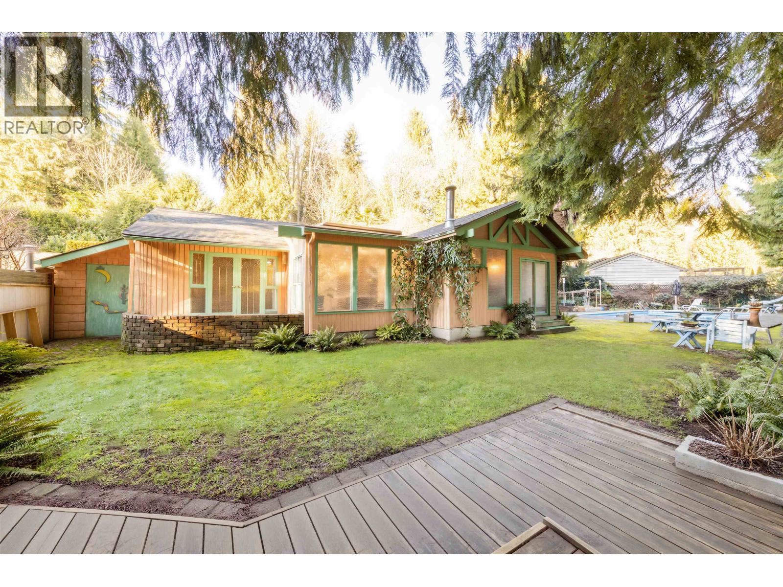 1670 Ayleslynn Drive, North Vancouver, British Columbia  V7J 2T3 - Photo 24 - R3083636