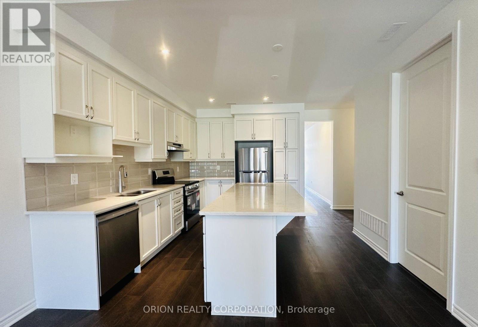 694 Sargeant Place, Innisfil, Ontario  L9S 0S9 - Photo 2 - N13592672