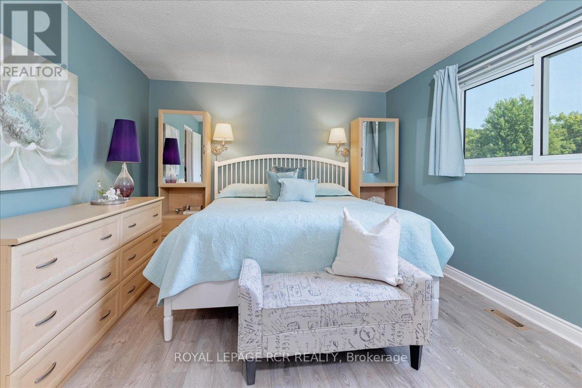 988 Krista Court, Newmarket, Ontario  L4Y 7E9 - Photo 17 - N13592692