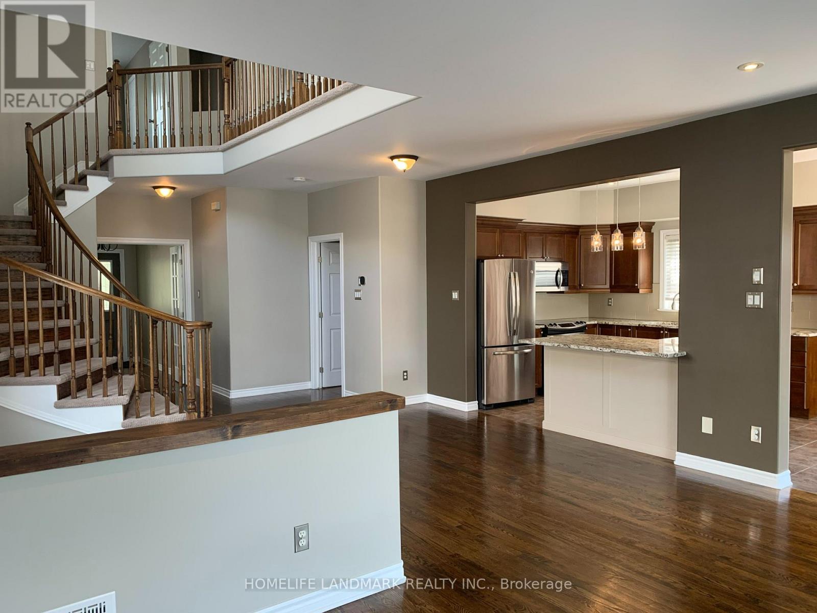 64 Black Bear Way, Ottawa, Ontario  K2S 2G7 - Photo 4 - X13592574