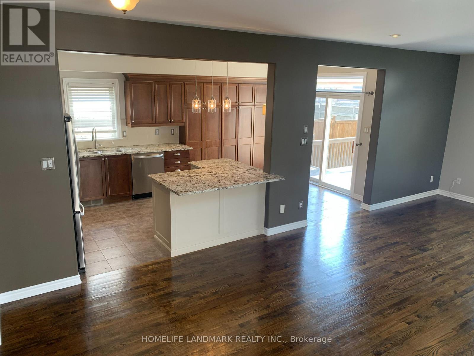 64 Black Bear Way, Ottawa, Ontario  K2S 2G7 - Photo 5 - X13592574