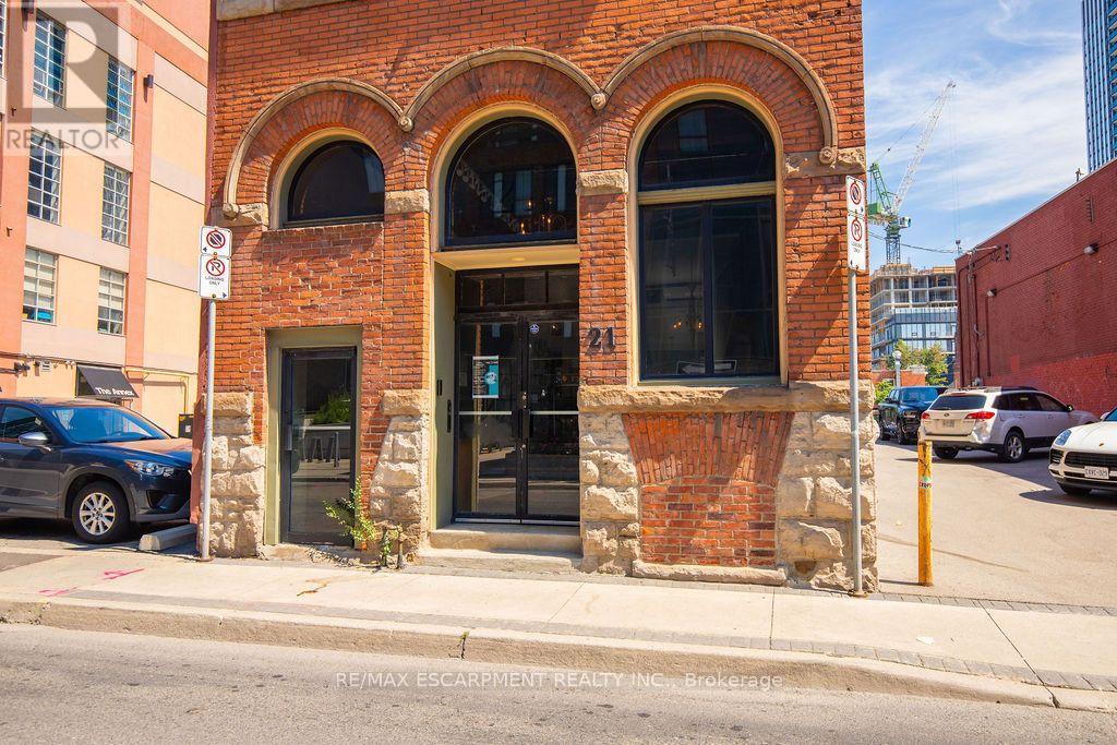 21 Rebecca Street, Hamilton, Ontario  L8R 1B3 - Photo 4 - X13592600