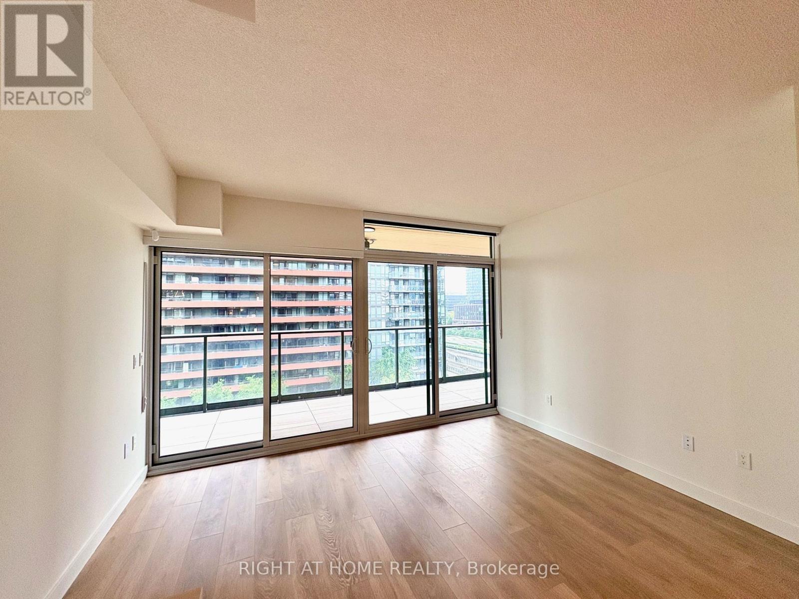 828 - 3 Concord Cityplace Way, Toronto, Ontario  M5V 0X4 - Photo 11 - C13593032