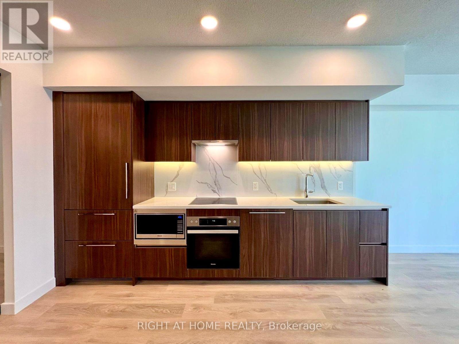 828 - 3 Concord Cityplace Way, Toronto, Ontario  M5V 0X4 - Photo 2 - C13593032