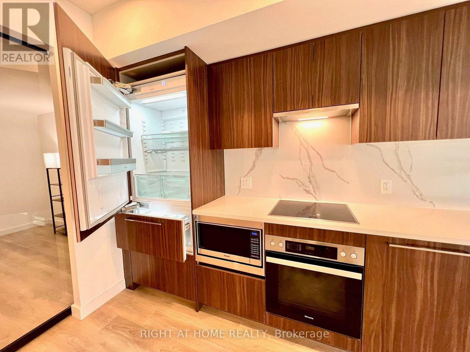 828 - 3 Concord Cityplace Way, Toronto, Ontario  M5V 0X4 - Photo 3 - C13593032