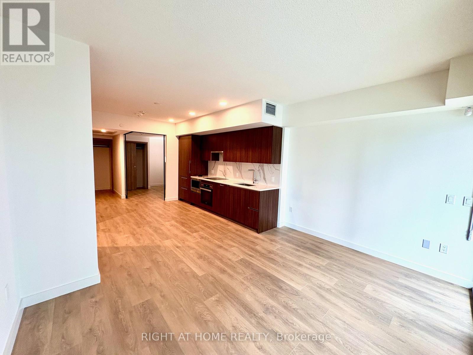 828 - 3 Concord Cityplace Way, Toronto, Ontario  M5V 0X4 - Photo 6 - C13593032