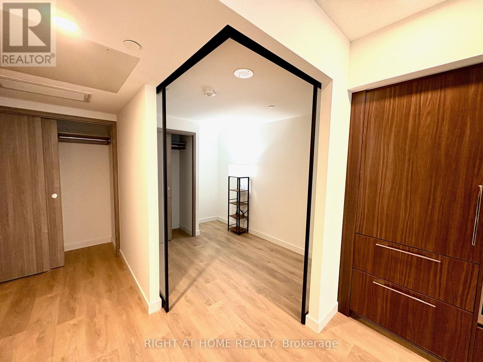 828 - 3 Concord Cityplace Way, Toronto, Ontario  M5V 0X4 - Photo 9 - C13593032