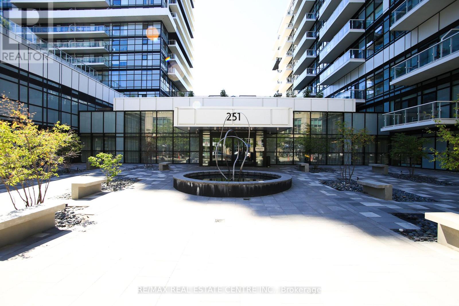 519 - 251 MANITOBA STREET, Toronto (Mimico)