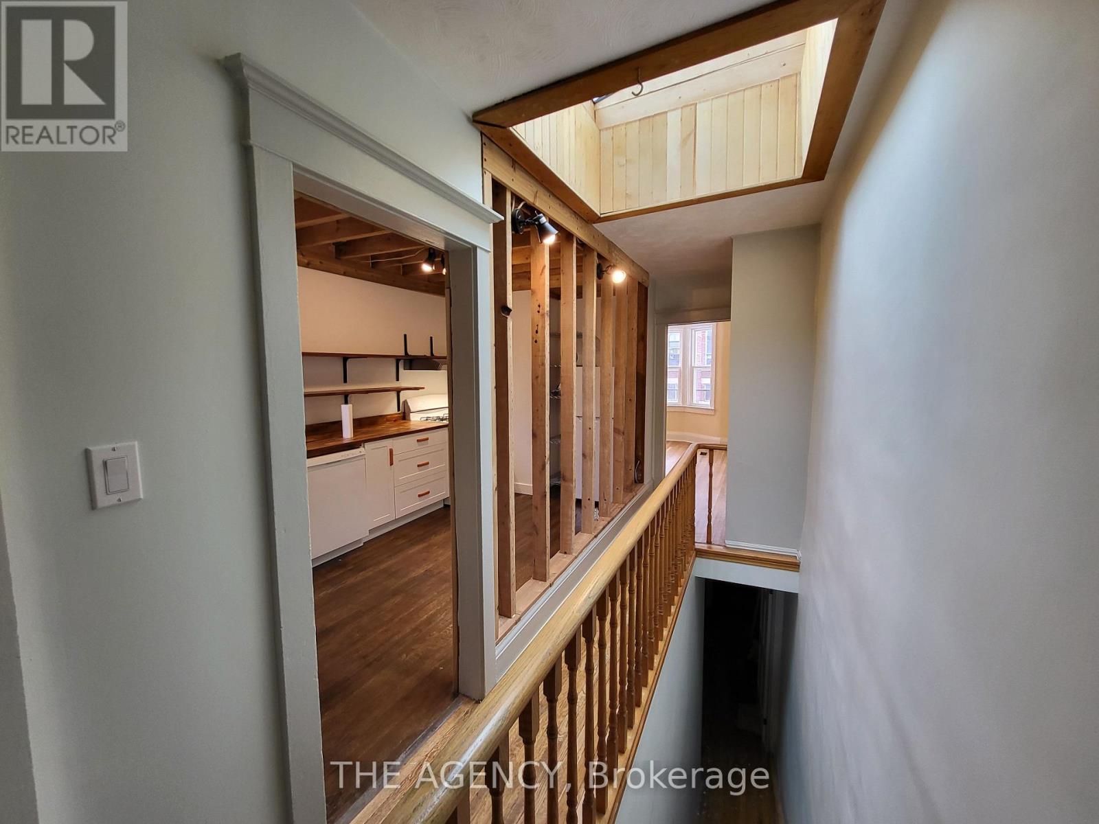 #upper - 613 Delaware Avenue N, Toronto, Ontario  M6H 2V3 - Photo 17 - C13559450