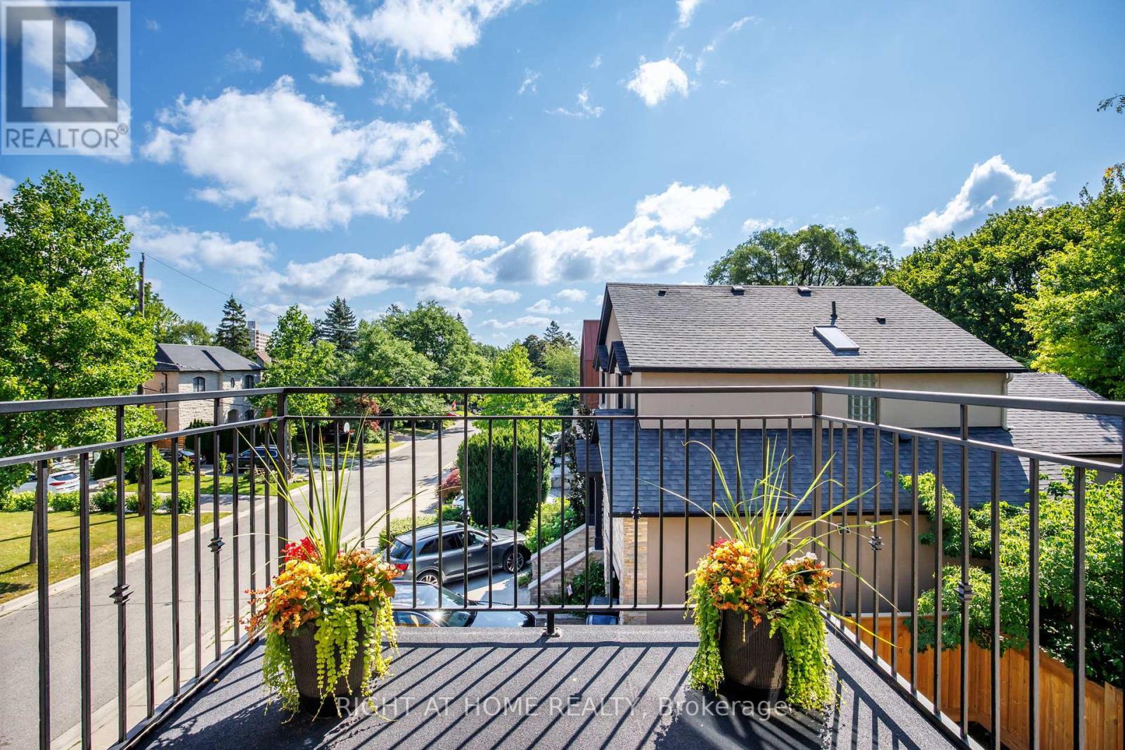 33 Thorndale Avenue, Toronto, Ontario  M8X 1W8 - Photo 44 - W12927216