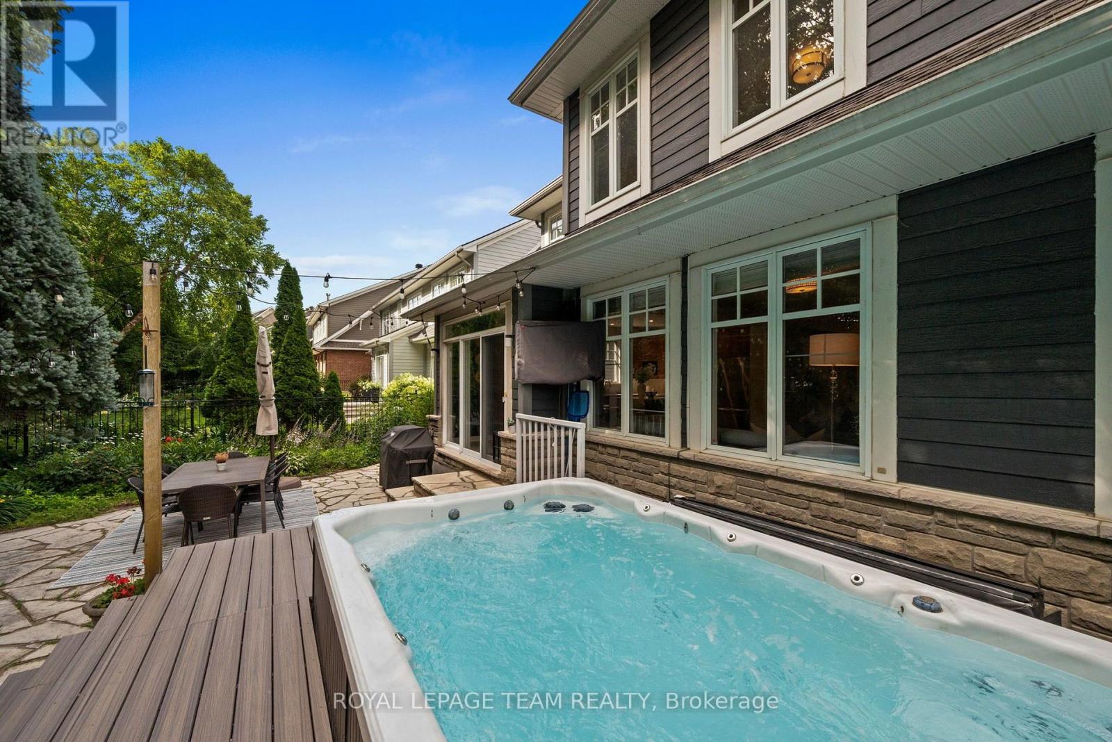 14 Ironside Court, Ottawa, Ontario  K2K 3H5 - Photo 2 - X13593368
