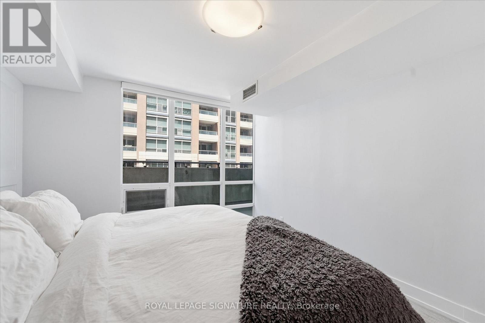 301 - 263 Wellington Street W, Toronto, Ontario  M5V 1E1 - Photo 14 - C13593316