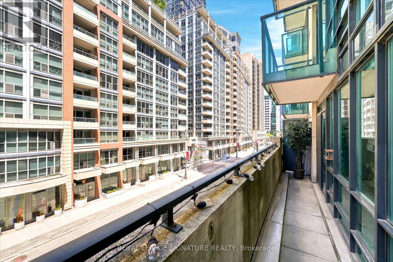 301 - 263 Wellington Street W, Toronto, Ontario  M5V 1E1 - Photo 21 - C13593316