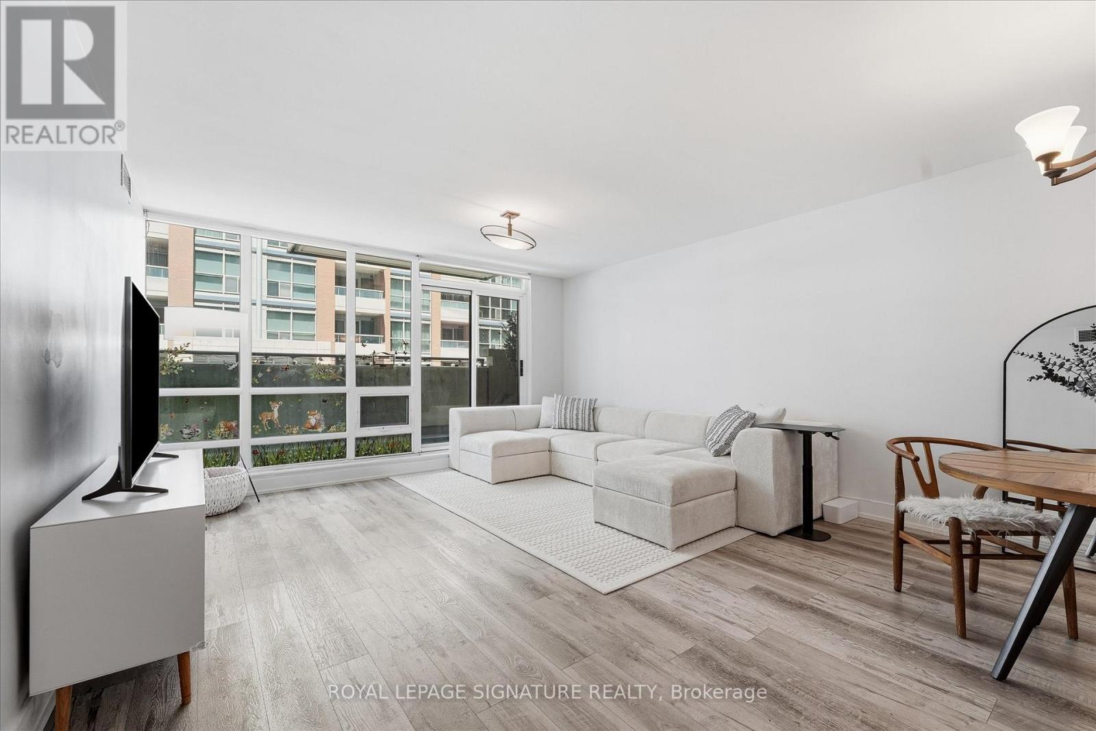301 - 263 Wellington Street W, Toronto, Ontario  M5V 1E1 - Photo 3 - C13593316