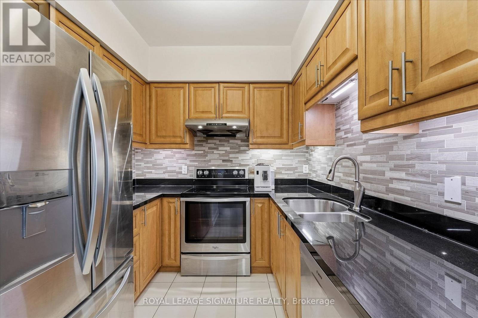 301 - 263 Wellington Street W, Toronto, Ontario  M5V 1E1 - Photo 7 - C13593316