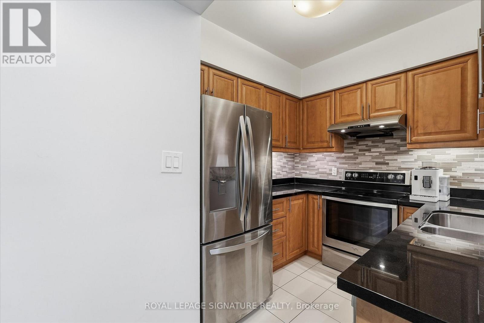 301 - 263 Wellington Street W, Toronto, Ontario  M5V 1E1 - Photo 8 - C13593316