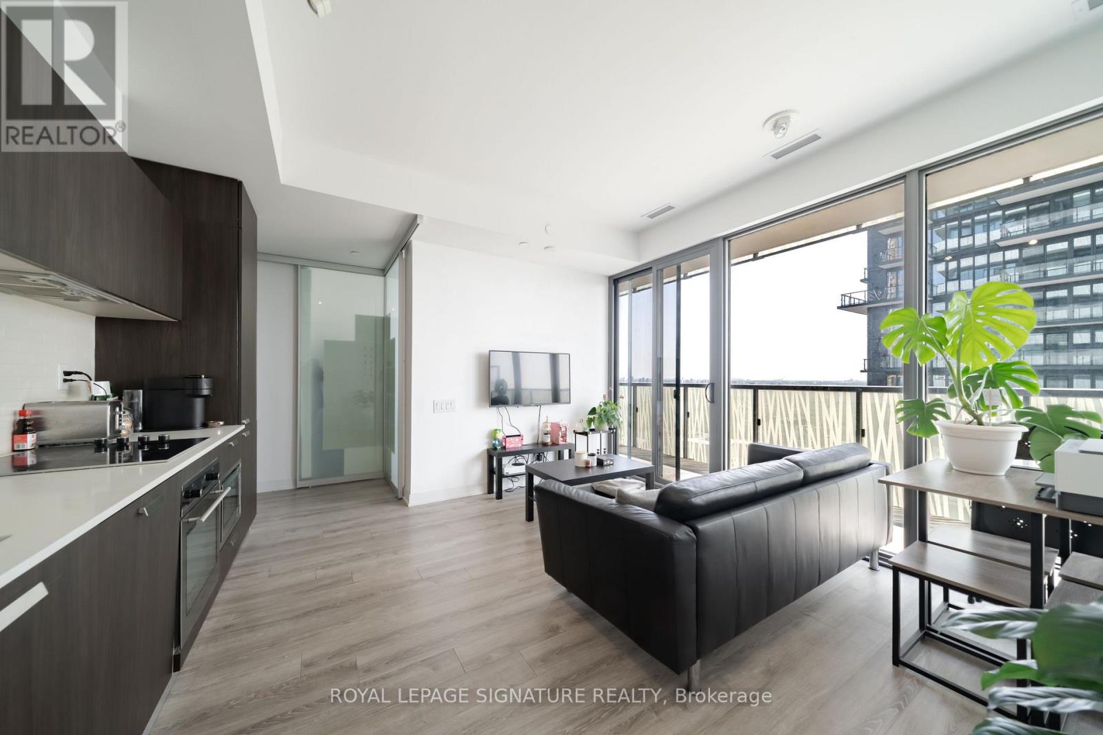 4113 - 50 Charles Street E, Toronto, Ontario  M4Y 0C3 - Photo 3 - C13593446
