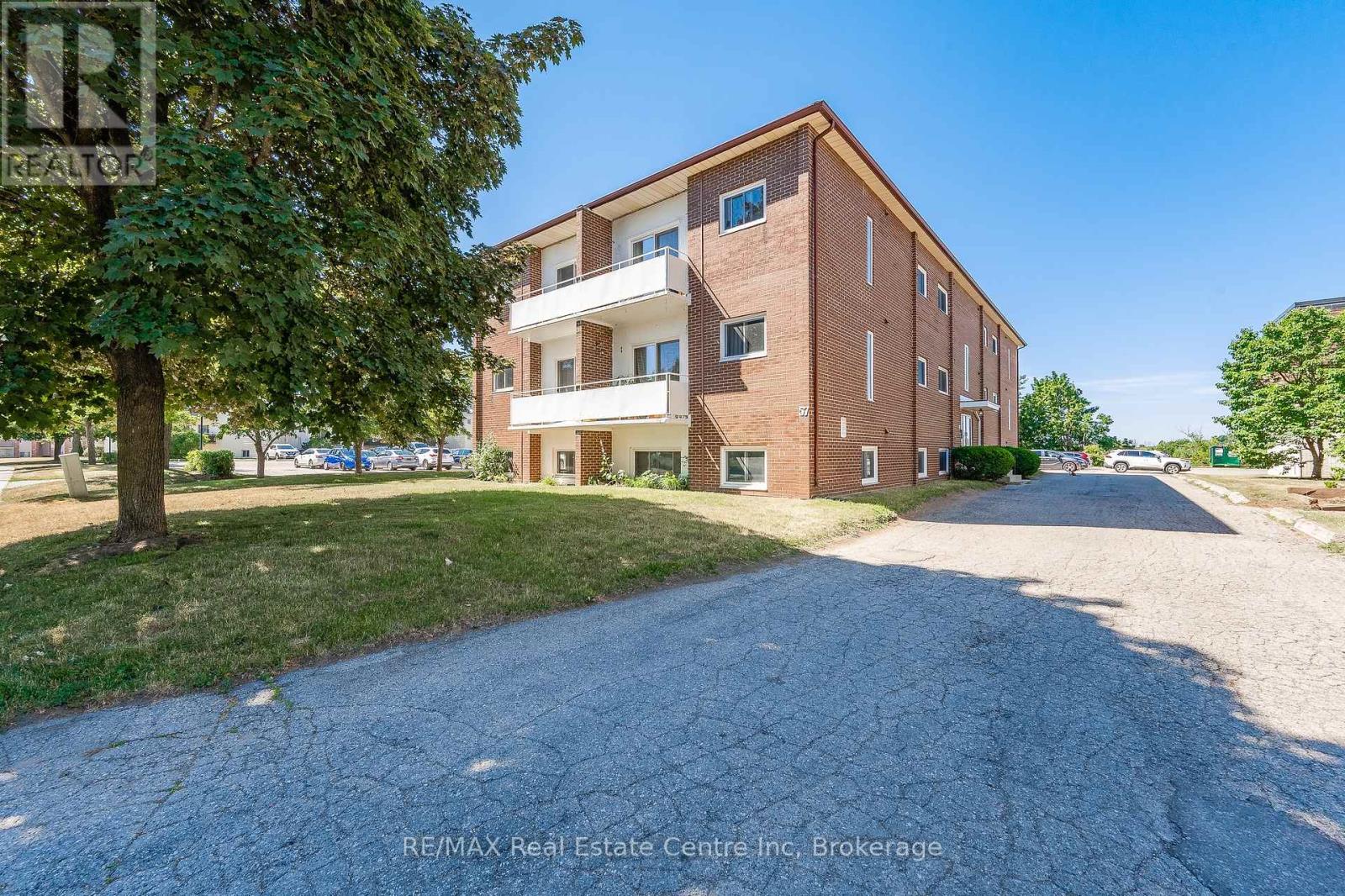 102 - 57 CONROY CRESCENT, guelph (dovercliffe park/old university), Ontario