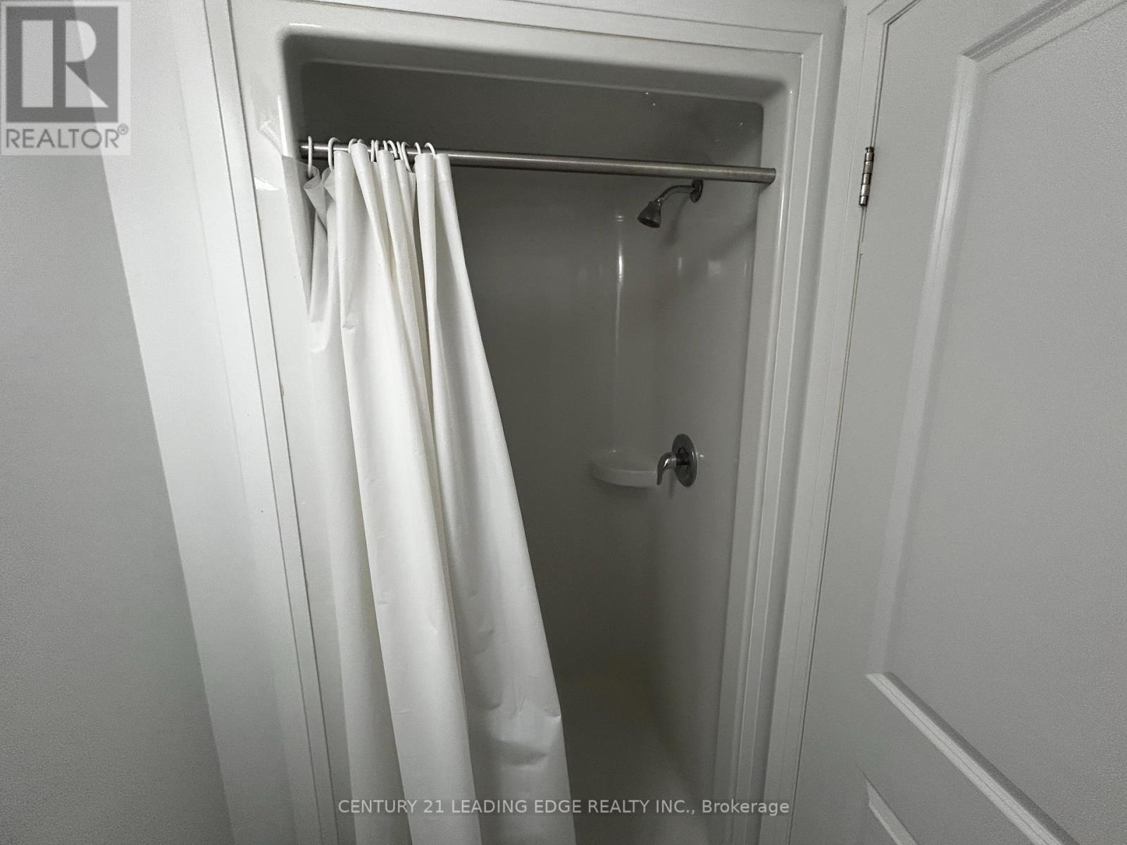 210 - 1900 Simcoe Street, Oshawa, Ontario  L1G 4Y3 - Photo 8 - E13593130