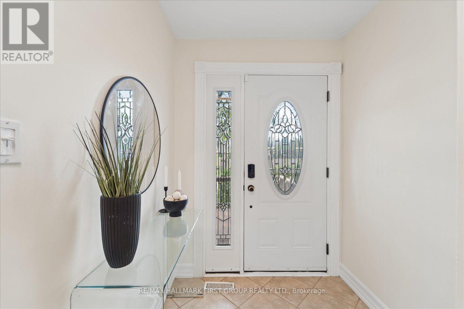 970 Timmins Gardens, Pickering, Ontario  L1W 2L2 - Photo 3 - E13593290