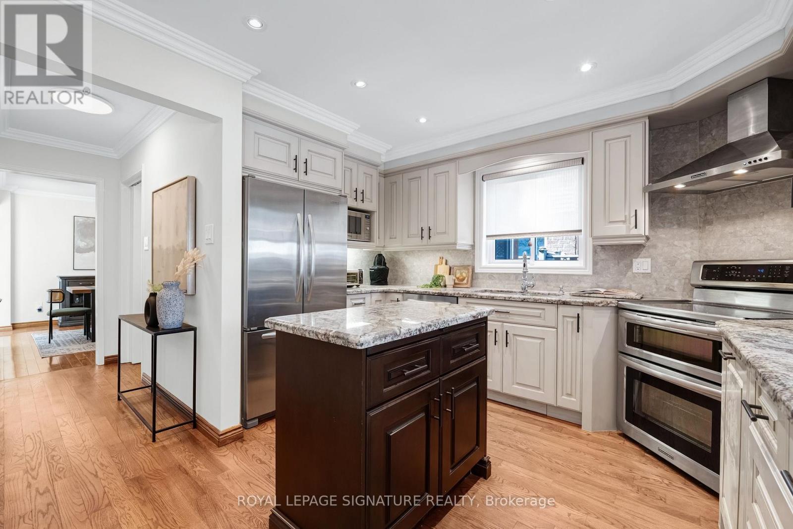 1236 Fieldstone Circle, Pickering, Ontario  L1X 1B4 - Photo 5 - E13593342