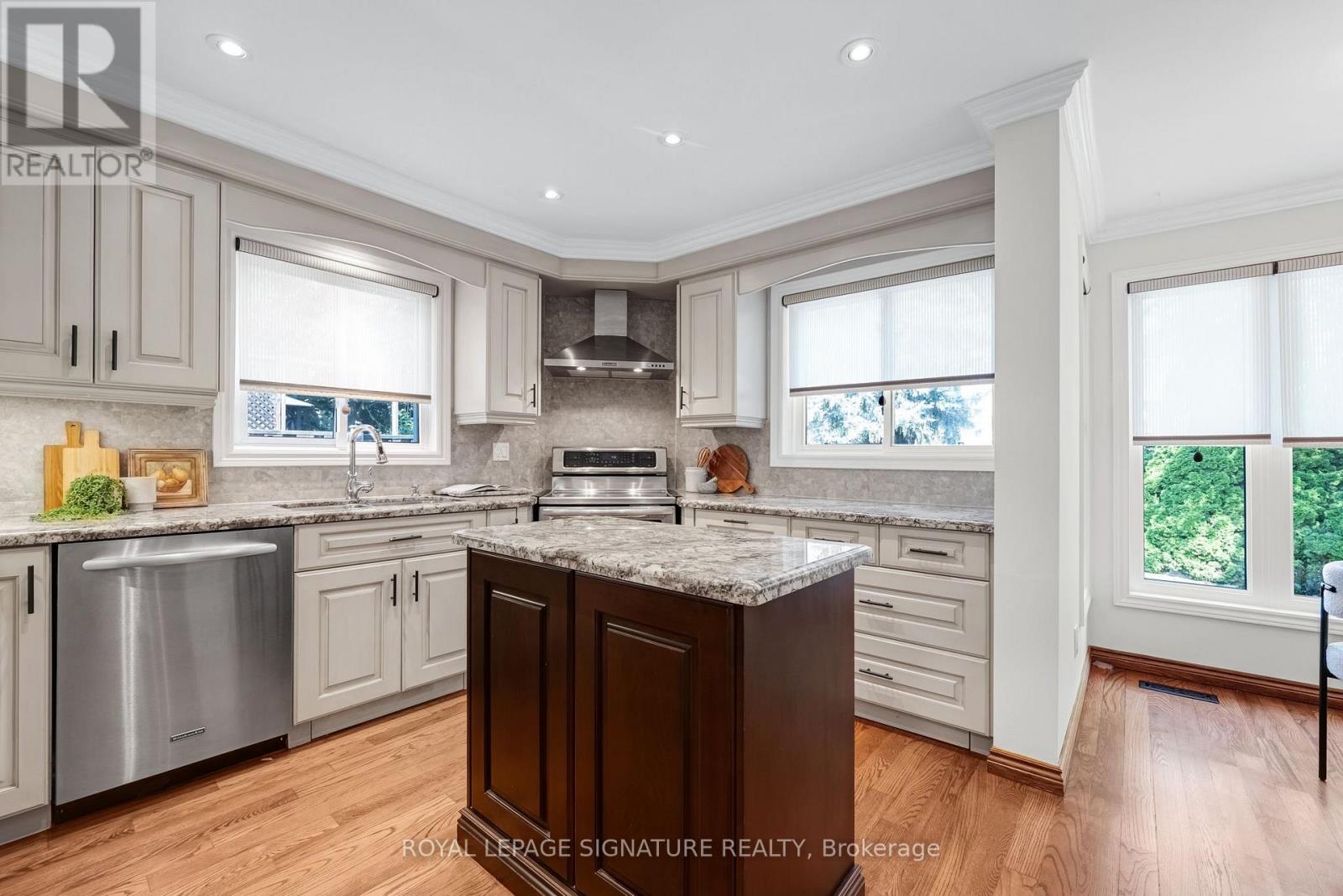 1236 Fieldstone Circle, Pickering, Ontario  L1X 1B4 - Photo 7 - E13593342