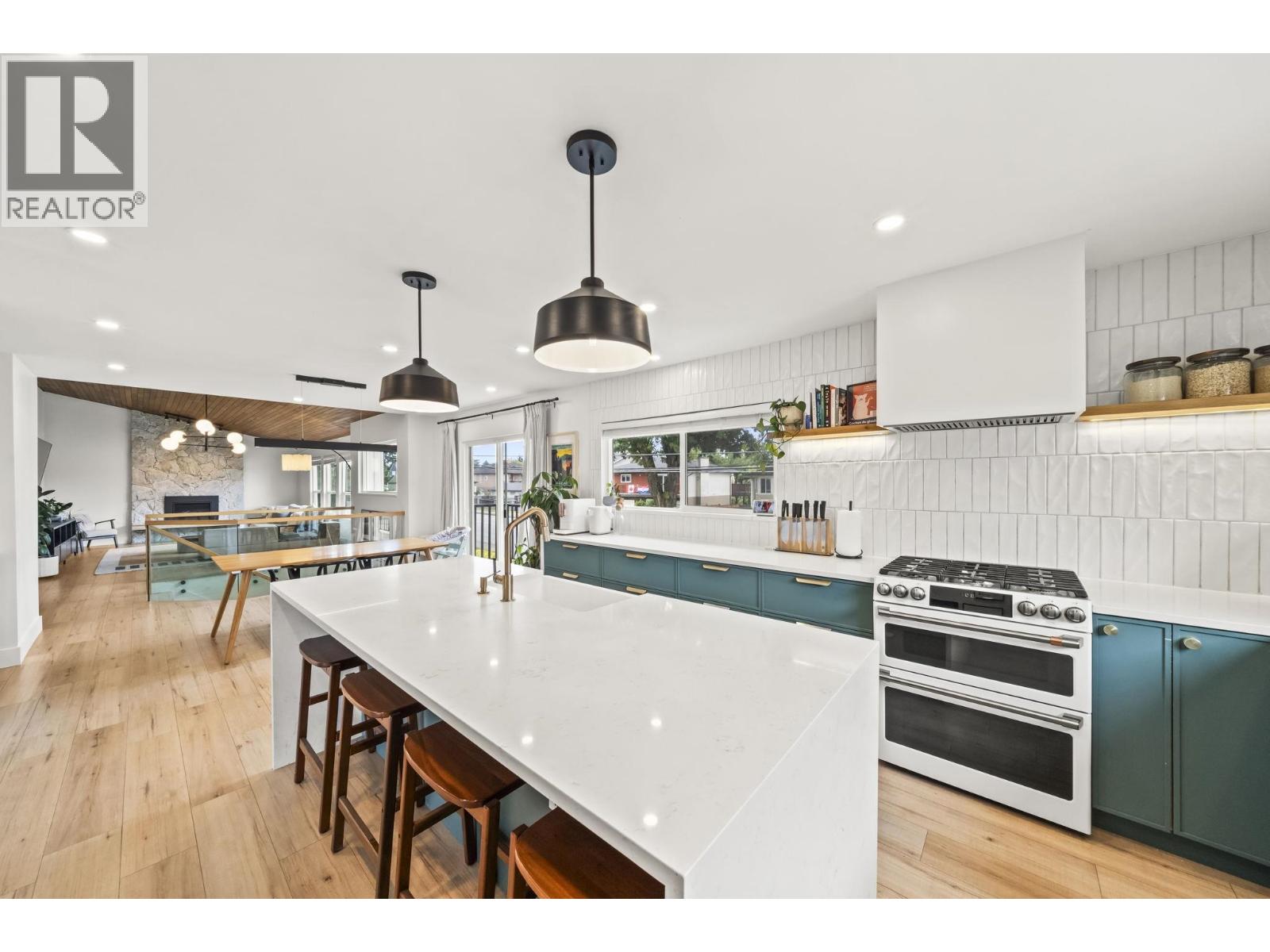 7658 Cumberland Street, Burnaby, British Columbia  V3N 3X8 - Photo 8 - R3146093