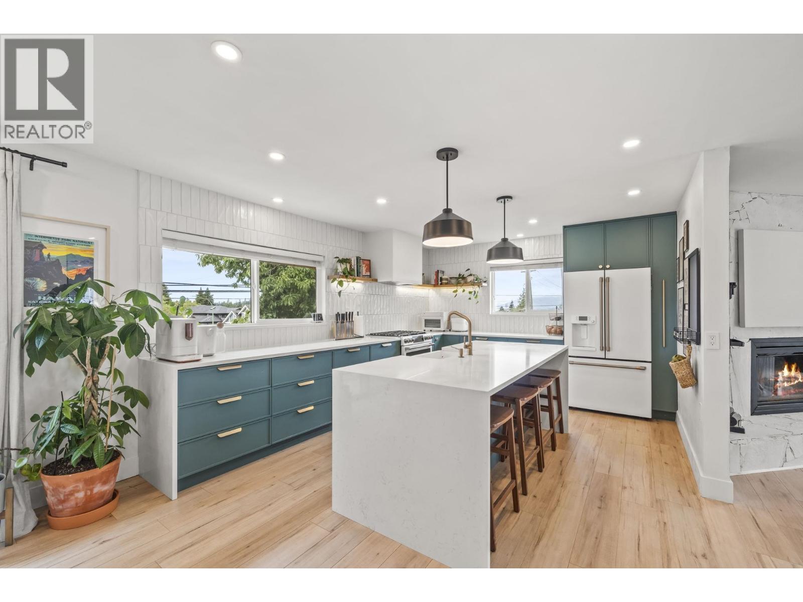 7658 CUMBERLAND STREET, Burnaby, British Columbia