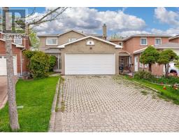 9 MONTAGUE PLACE, Toronto, Ontario