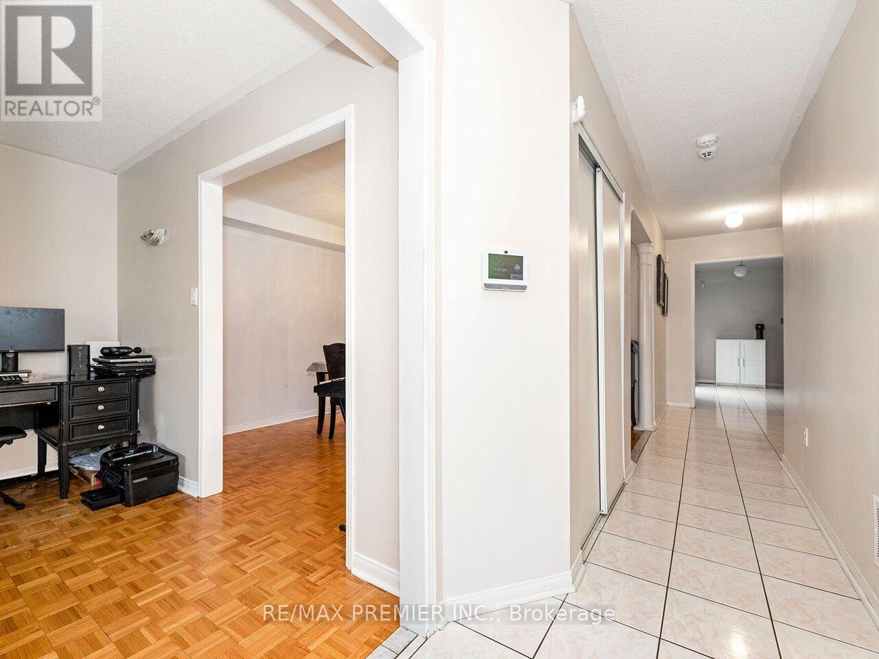32 Stonebriar Drive, Vaughan, Ontario  L6A 2N2 - Photo 5 - N13593234