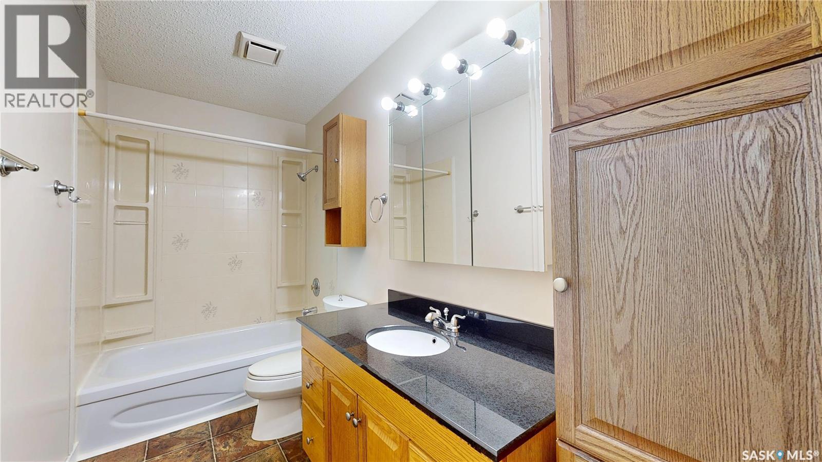 118 Salemka Crescent, Regina, Saskatchewan  S4R 7S1 - Photo 24 - SK043209