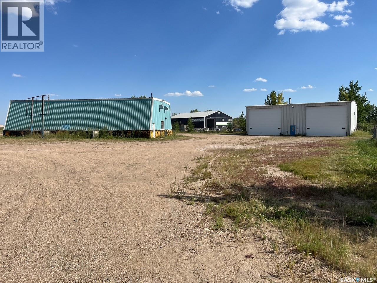 81 Highway, Estevan, Saskatchewan  S4A 2L7 - Photo 2 - SK043099