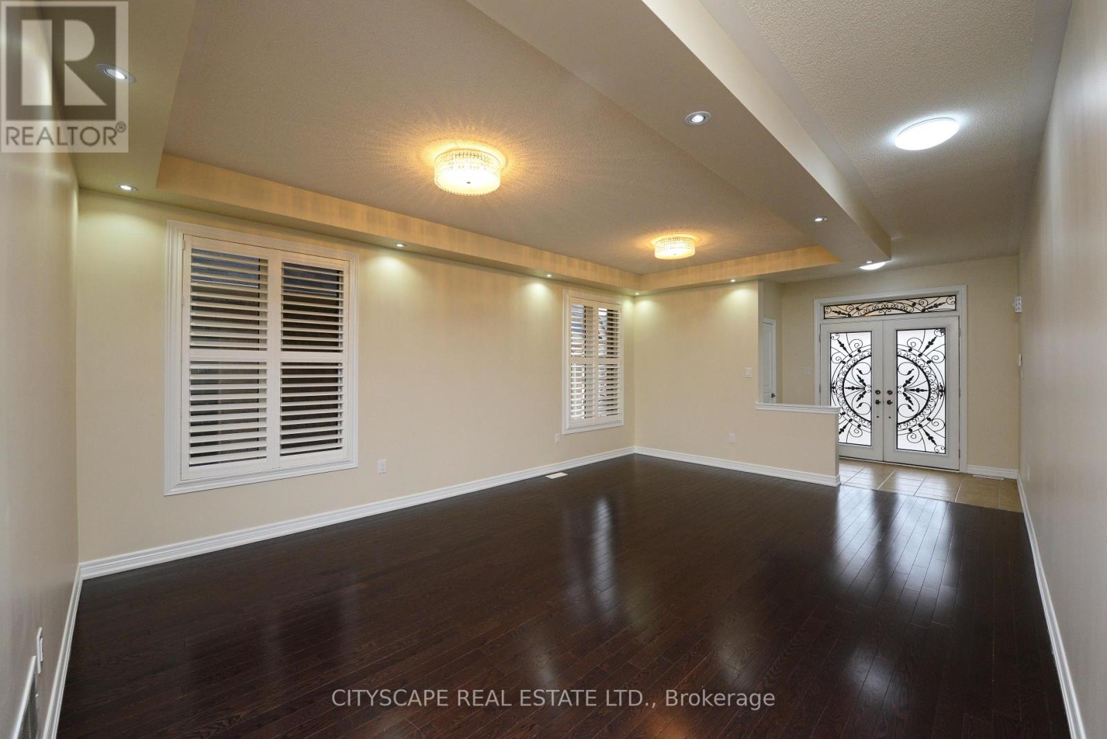 32 Fallmeadow Circle, Brampton, Ontario  L6Y 0Y8 - Photo 3 - W13593288
