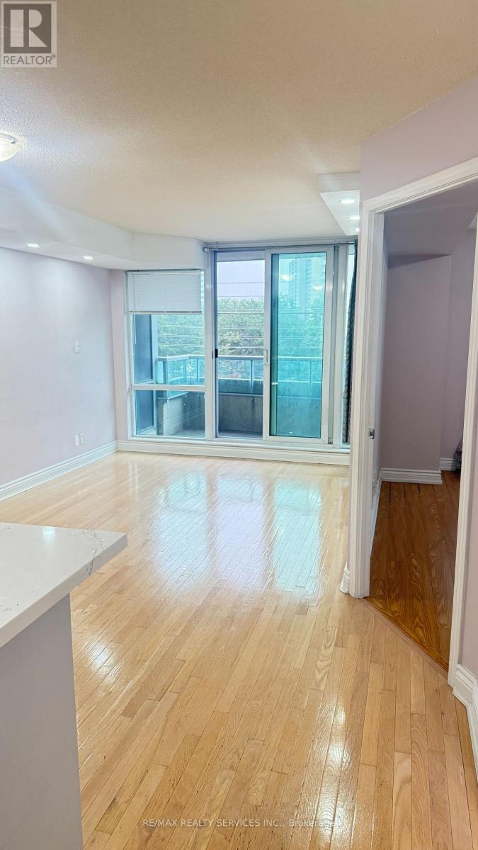 312 - 1 Elm Drive, Mississauga, Ontario  L5B 3C2 - Photo 6 - W13593320