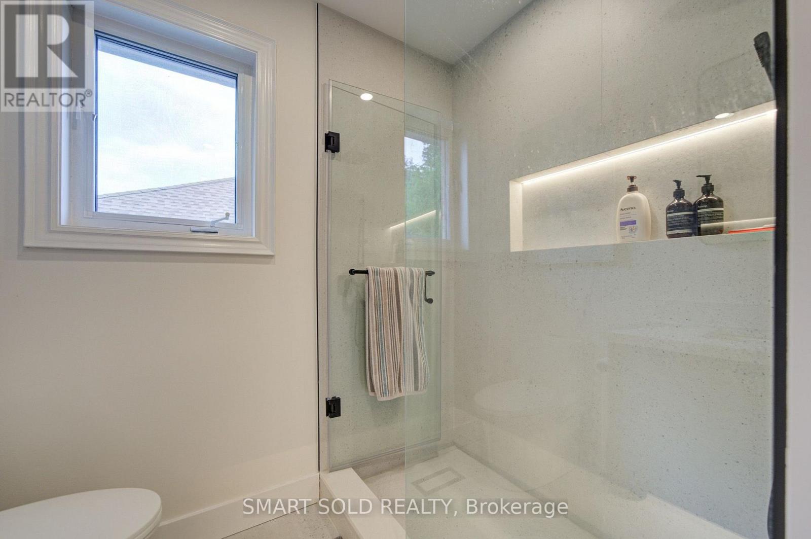 93 Watts Meadow, Aurora, Ontario  L4G 7L8 - Photo 44 - N13591402