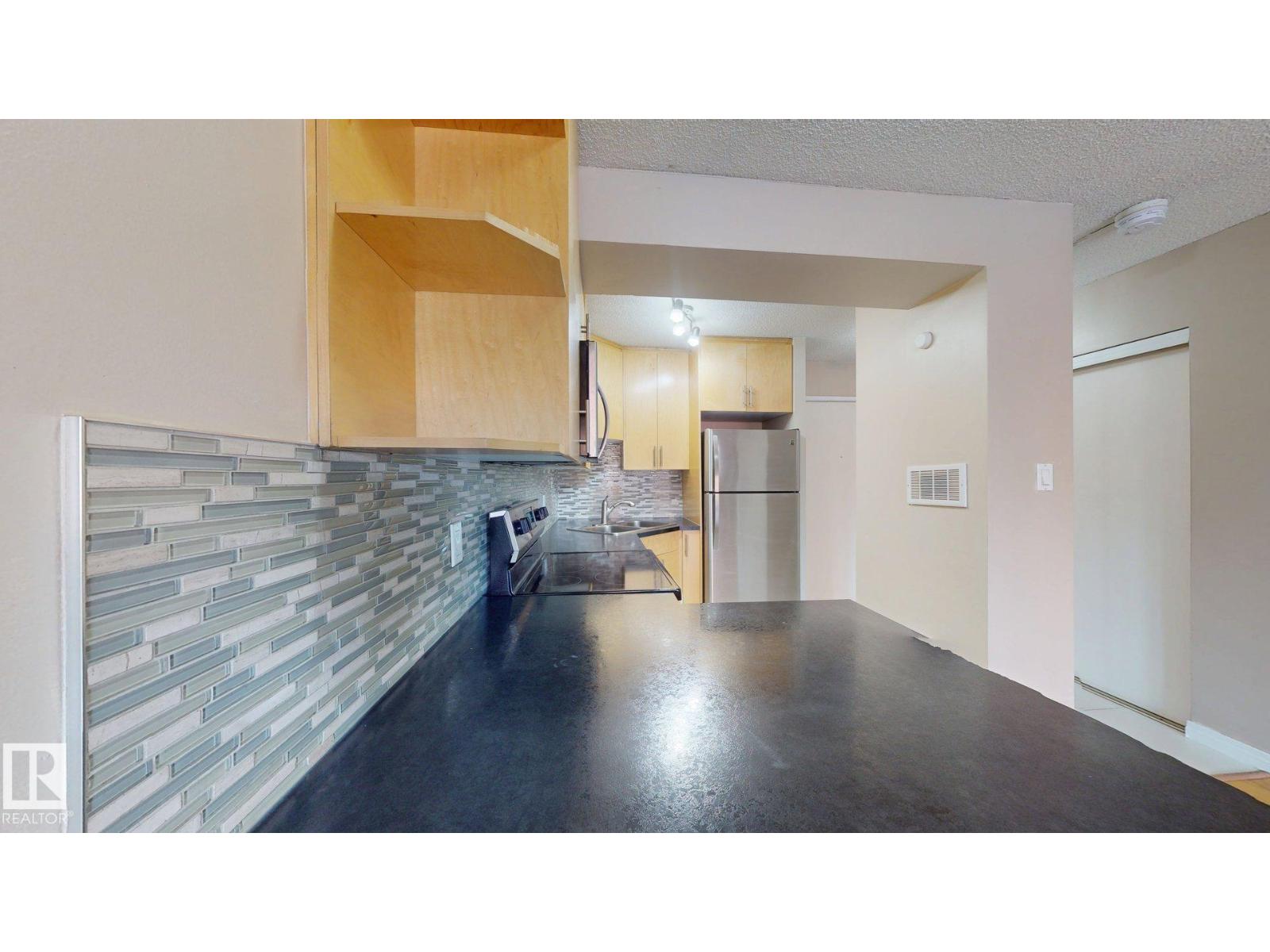 #307 10140 120 Street NW, Edmonton, Alberta  T5K 1Z8 - Photo 2 - E4500099