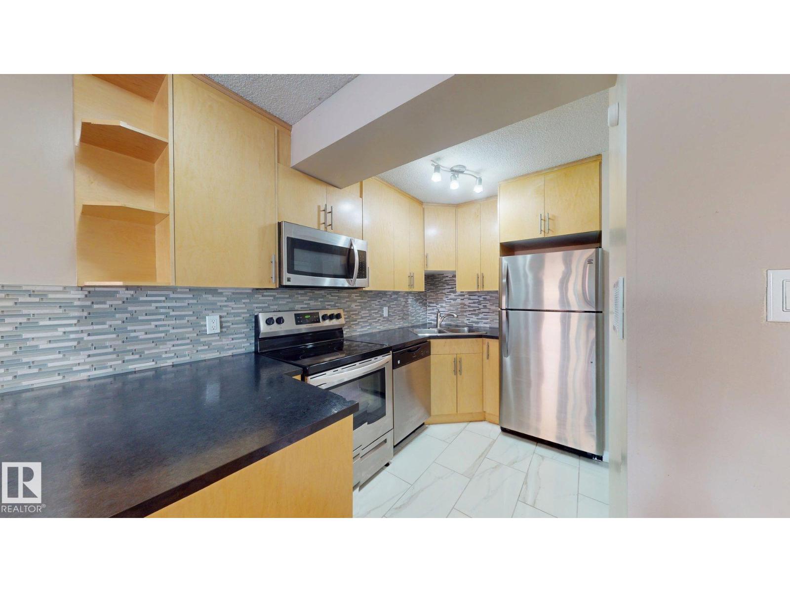 #307 10140 120 Street NW, Edmonton, Alberta  T5K 1Z8 - Photo 3 - E4500099
