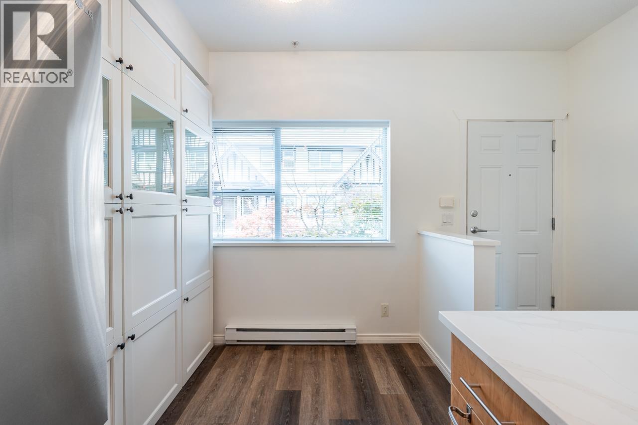 21 730 Farrow Street, Coquitlam, British Columbia  V3J 7Y7 - Photo 3 - R3148583