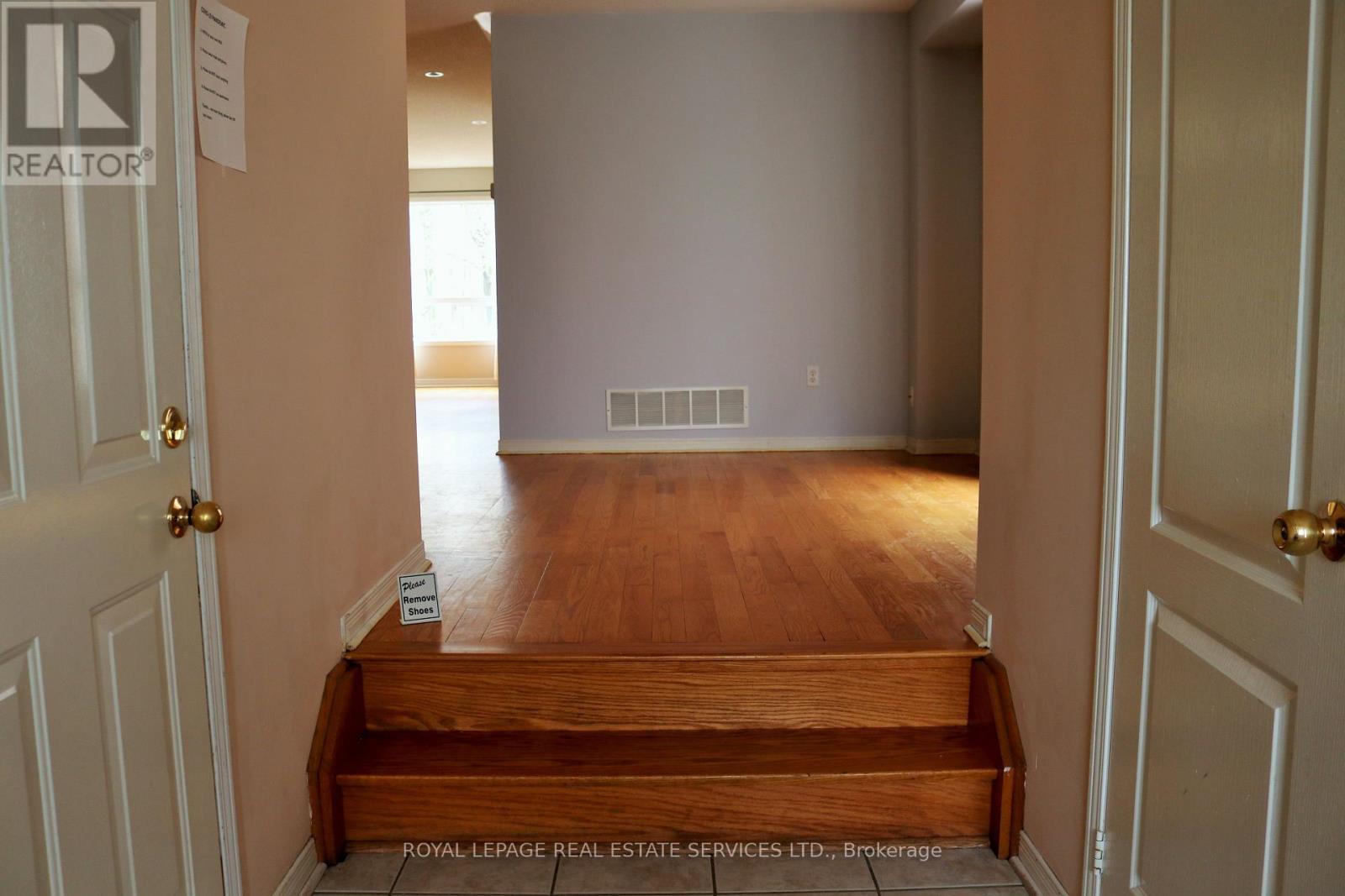 5163 Preservation Circle, Mississauga, Ontario  L5M 7T4 - Photo 2 - W13592802