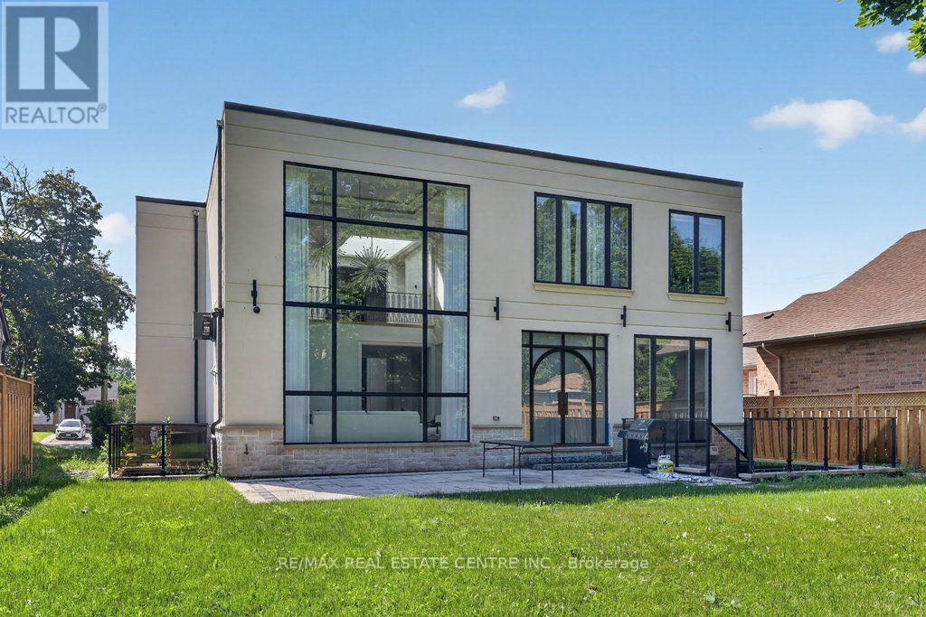 131 Mayfield Drive, Oakville, Ontario  L6H 1K6 - Photo 43 - W13592168