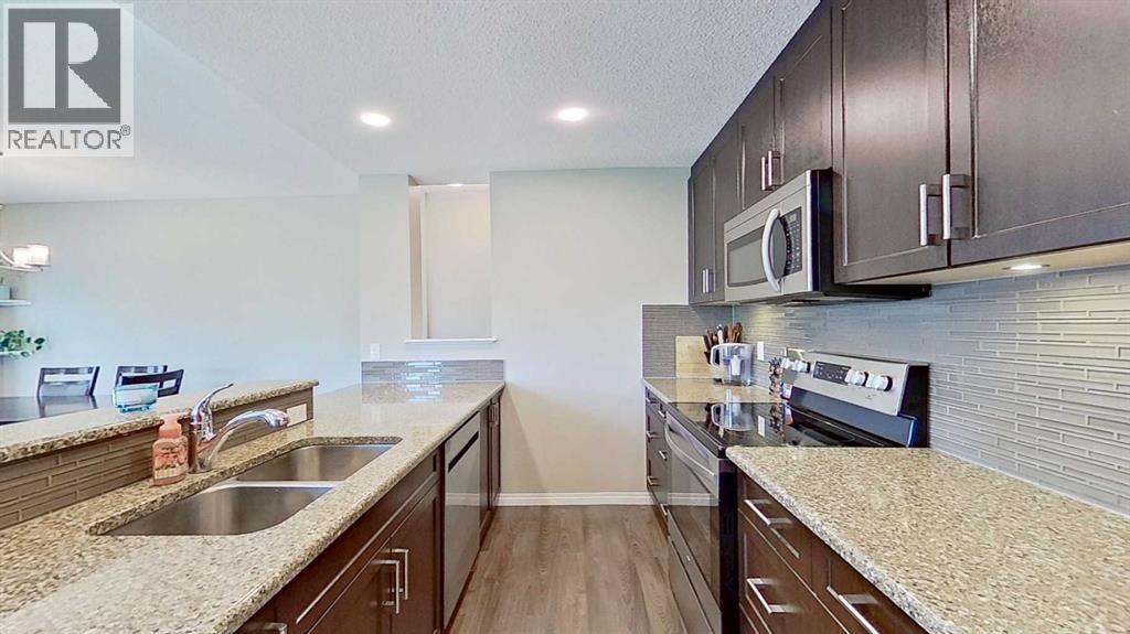 39 Sunrise View, Cochrane, Alberta  T4C 0M8 - Photo 3 - A2328312