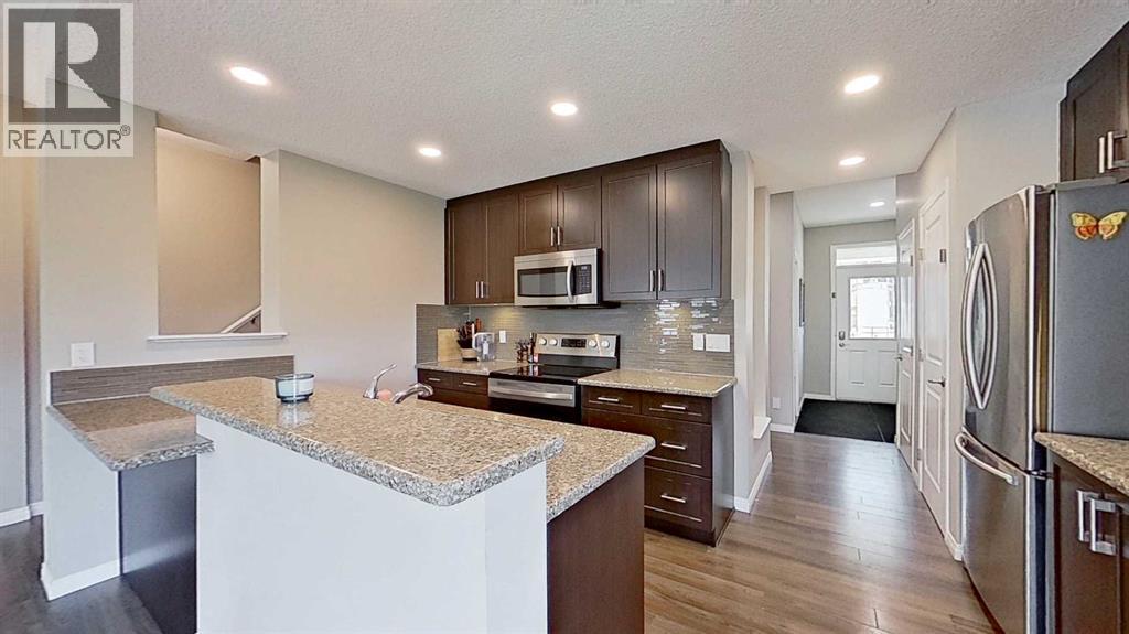 39 Sunrise View, Cochrane, Alberta  T4C 0M8 - Photo 4 - A2328312