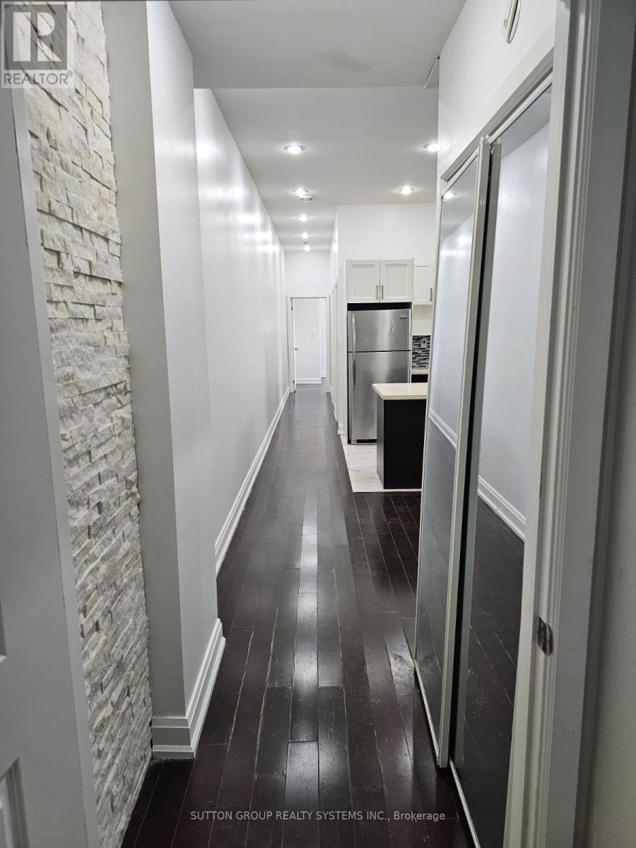 2 - 924 DANFORTH AVENUE, Toronto, Ontario